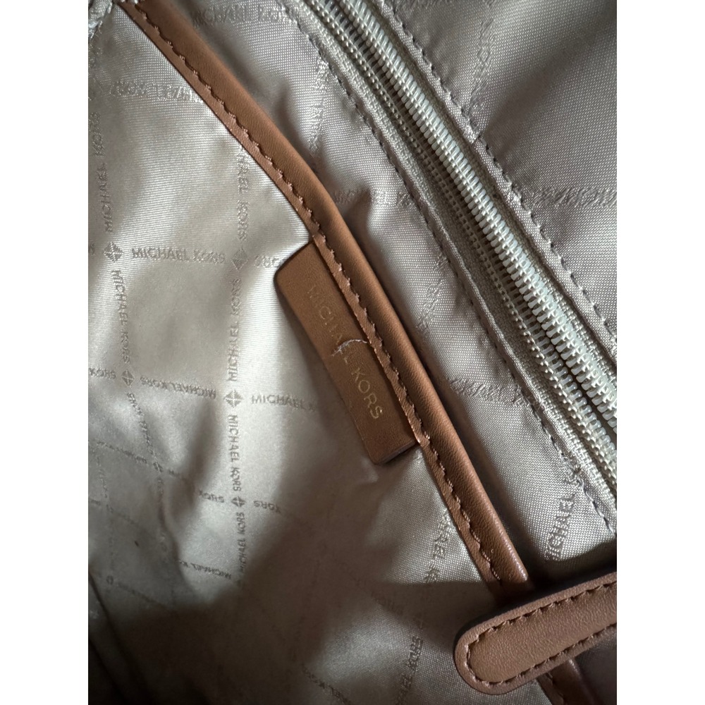 Michael Kors Abbey Medium Backpack Signature Logo White Acorn Brown Leather - Picture 9 of 9
